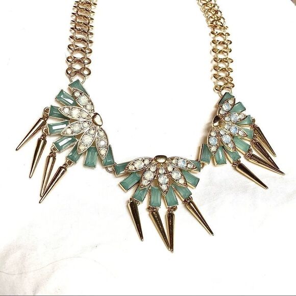 Green opalescent gold chain dangle necklace - Picture 1 of 11